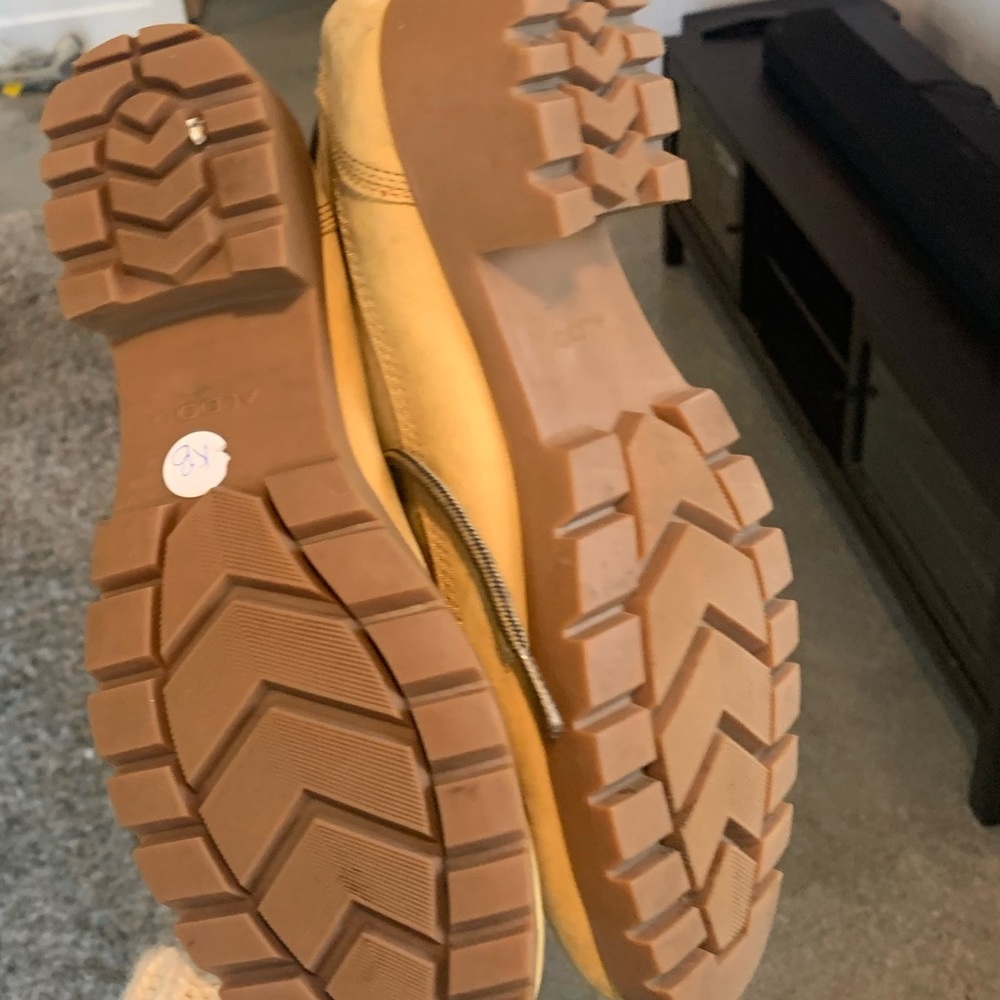 Timberland style booties - Picture 3 of 3